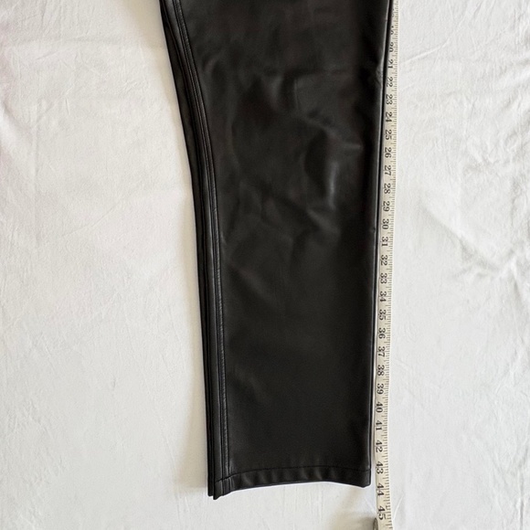 Abercrombie‎ & Fitch Vegan Leather 90s Straight Pant - Size 16. - Picture 10 of 14
